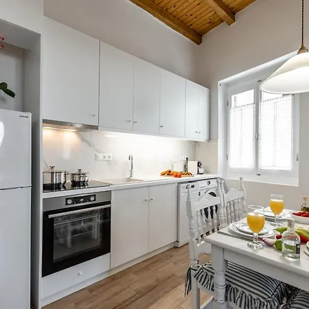 Venetian Iii Apartment Naxos City