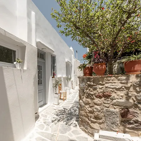 Venetian 3 * Naxos City